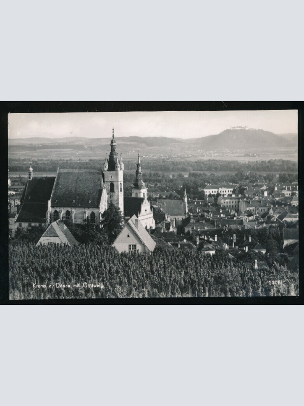 AK aus Krems a. d. Donau mit Göttweig Niederösterreich (1322)