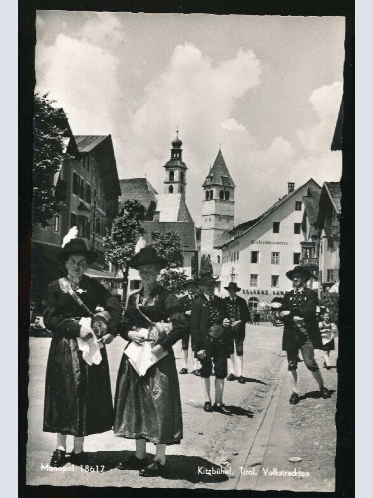 AK aus Kitzbühel mit Tiroler Volkstrachten Tirol (1792)