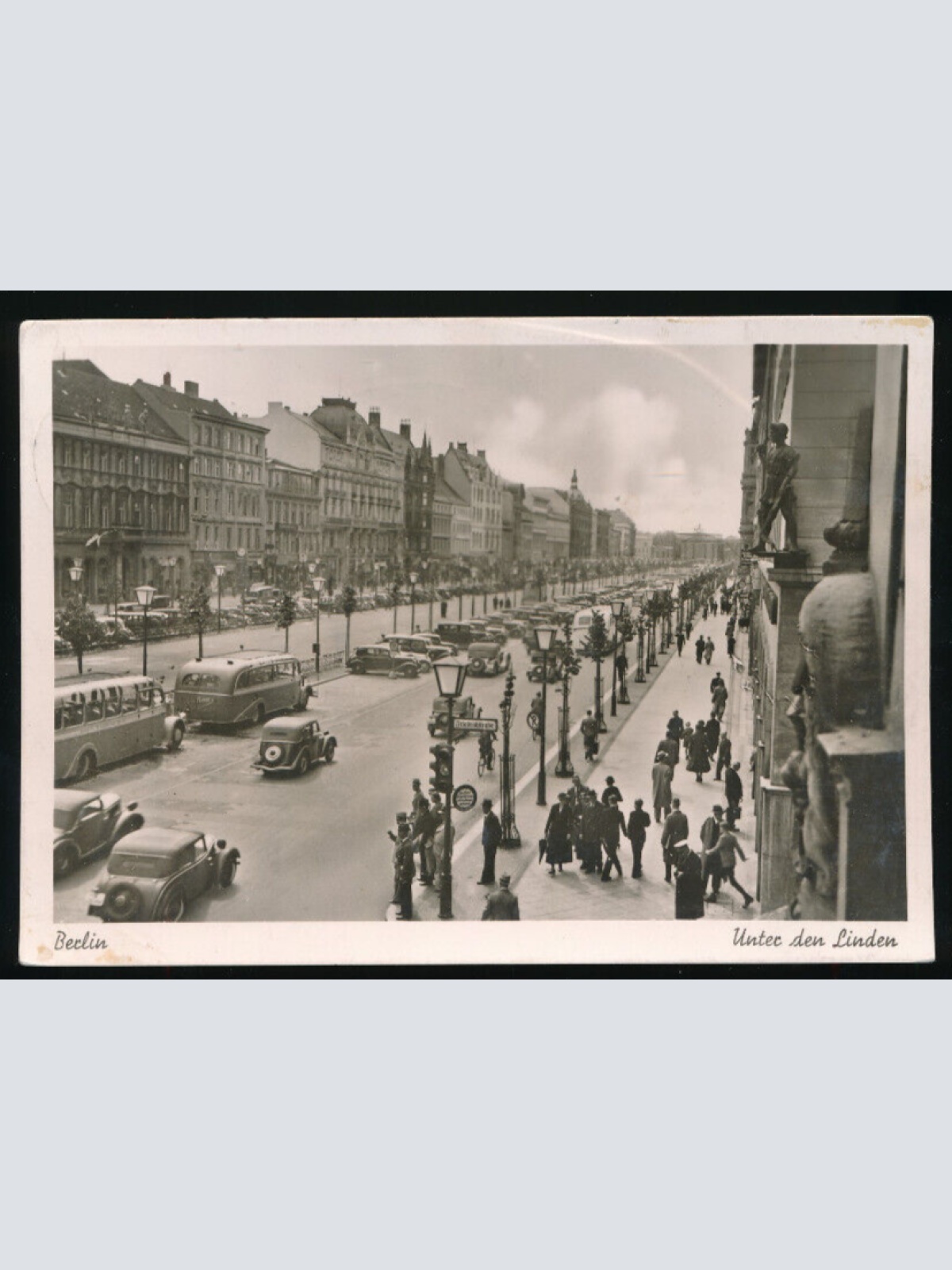 AK aus Berlin unter den Linden mit Oldtimer Alten Autos (1769)