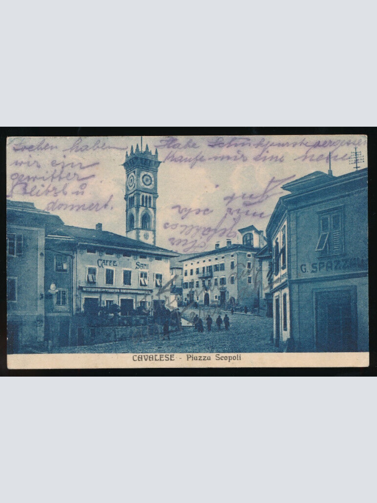 AK aus Cavalese mit Piazza Seopoli und Caffe Sani Italien (2153)