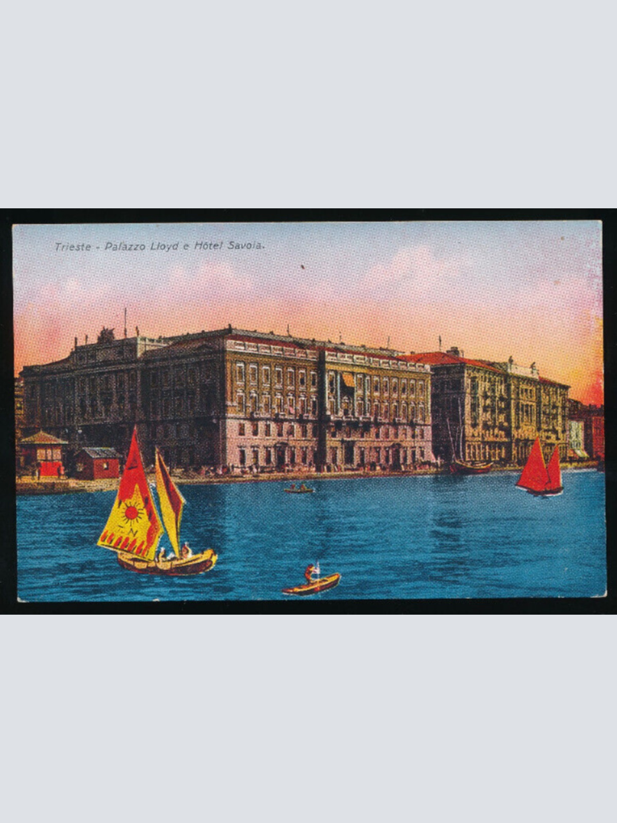 AK aus Trieste Palazzo Lloyd e Hotel Savoia Italien (2892)