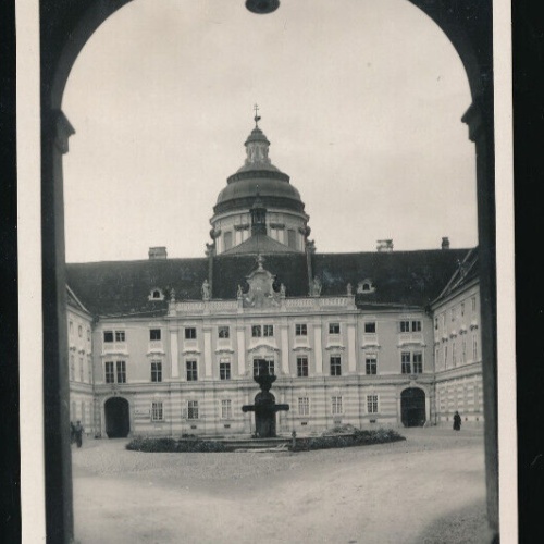 AK aus Melk an der Donau Prälatenhof Niederösterreich (2607)