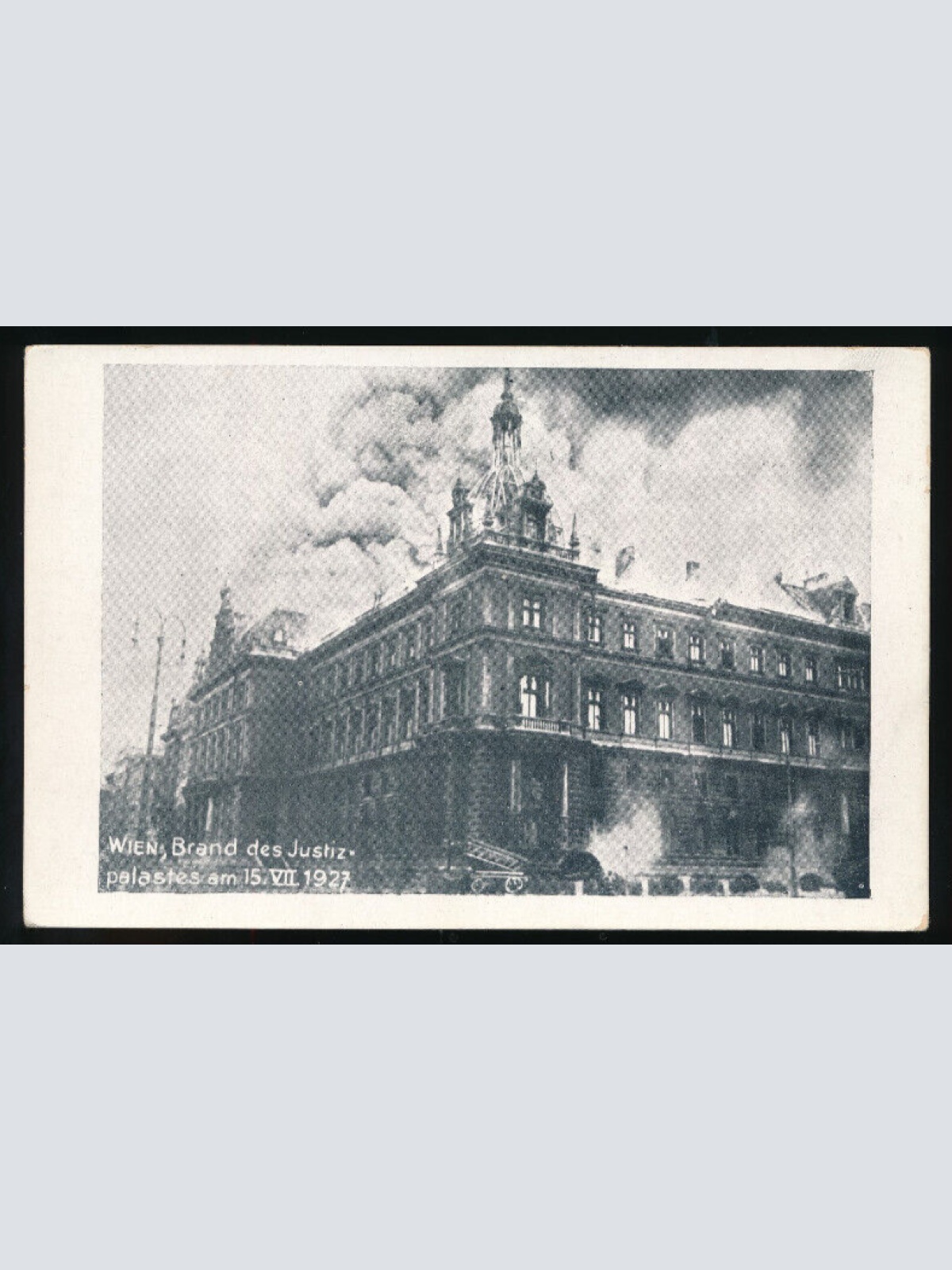 AK aus Wien Brad des Justiz - Palastes am 15.7.1927 (3641)