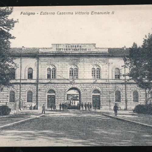 AK aus Foligno Esterno Caserma Vittorio Emanuele II. Italien (3187)