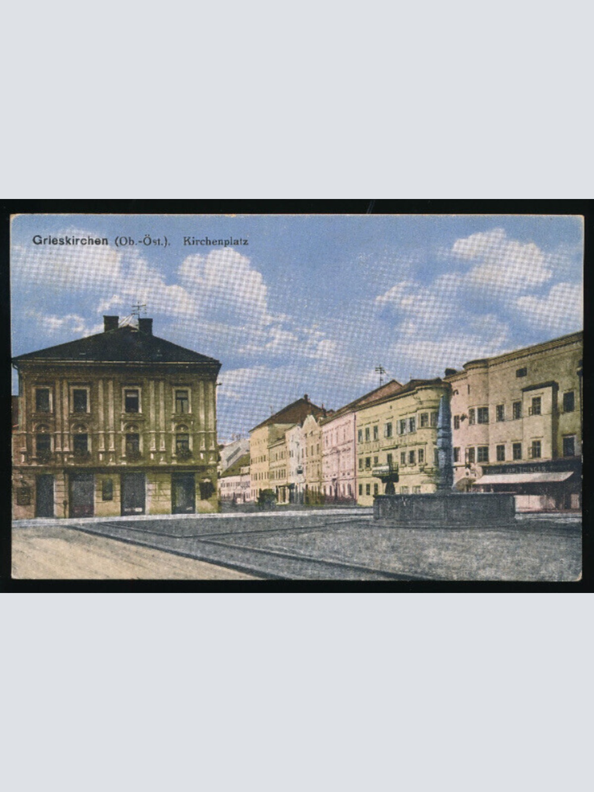 AK aus Grieskirchen Kirchenplatz Oberösterreich (3458)