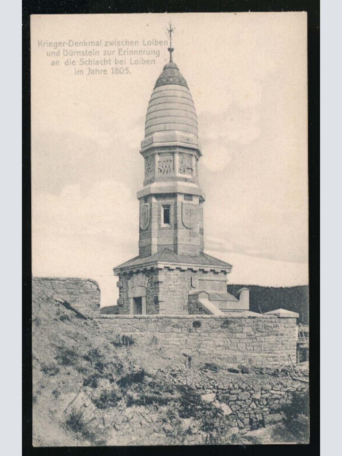 AK vom Kriegerdenkmal zwischen Leoben und Dürnstein 1805 Niederösterreich (4953)