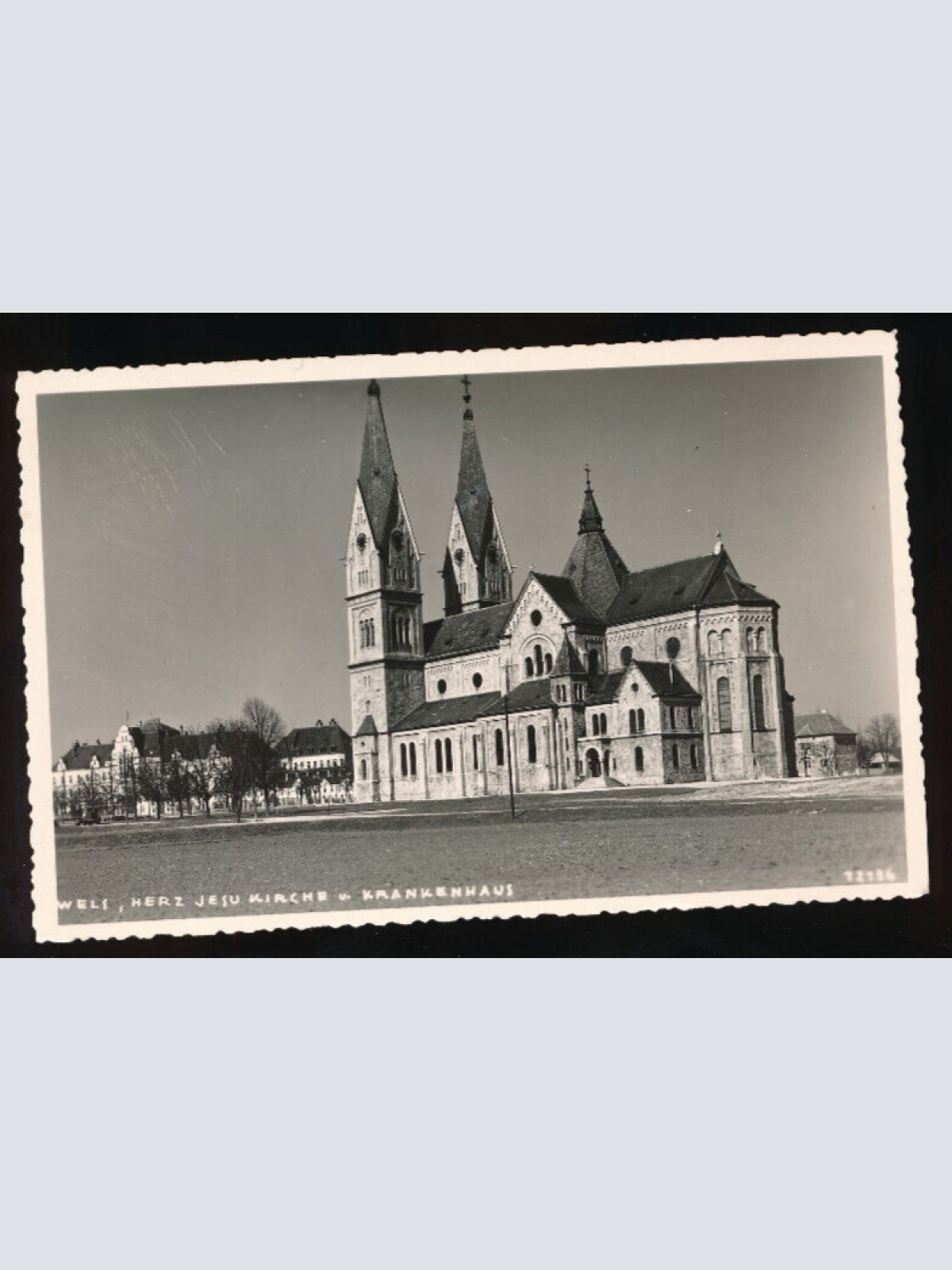 AK aus Wels Herz Jesu Kirche und Krankenhaus Oberösterreich (5255)