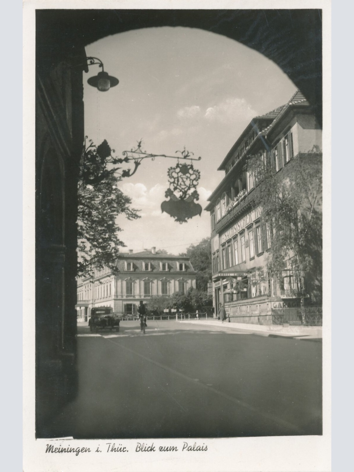 AK, Meiningen in Thüringen, Blick zum Palais  (S1249)