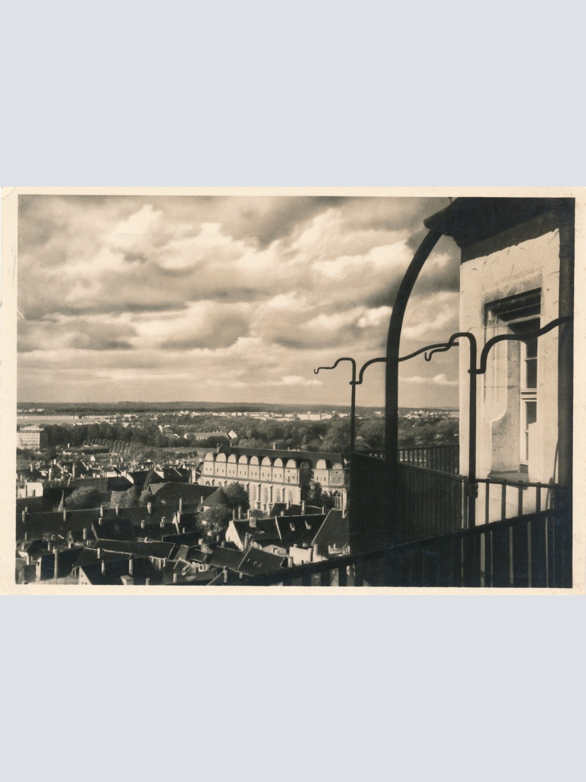 AK, Halle (Saale), Blick v. d. Marktkirche auf Dom u. Heide  (S1258)