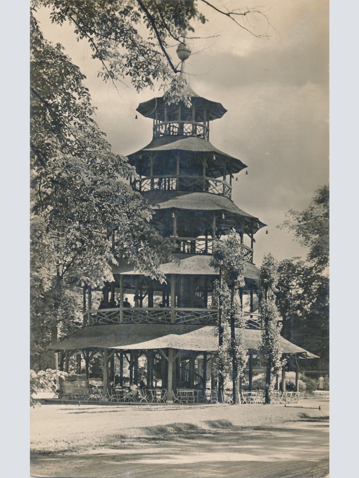 AK, München, Nr. 24 Englischer Garten: Chinesischer Turm (S1267)