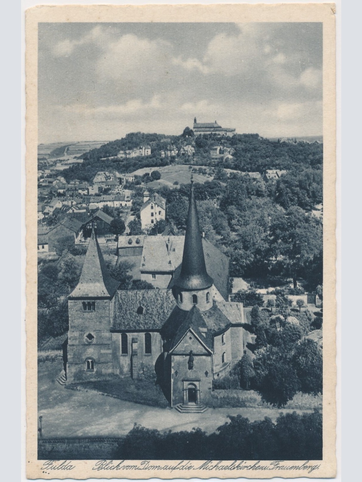 AK, Fulda, Blick vom Dom auf die Michaelskirche u. Frauenberg, Hessen (S1704)