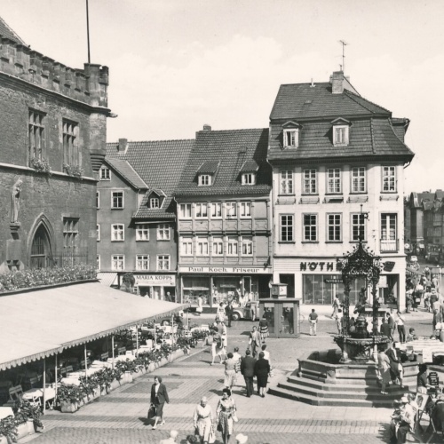 AK, Universitätsstadt Göttingen, Gänselieselbrunnen mit Jacobiturm (S1692)