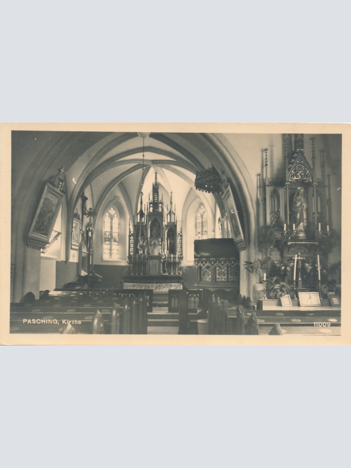 AK aus Pasching Kircheninneres Oberösterreich  (6370)