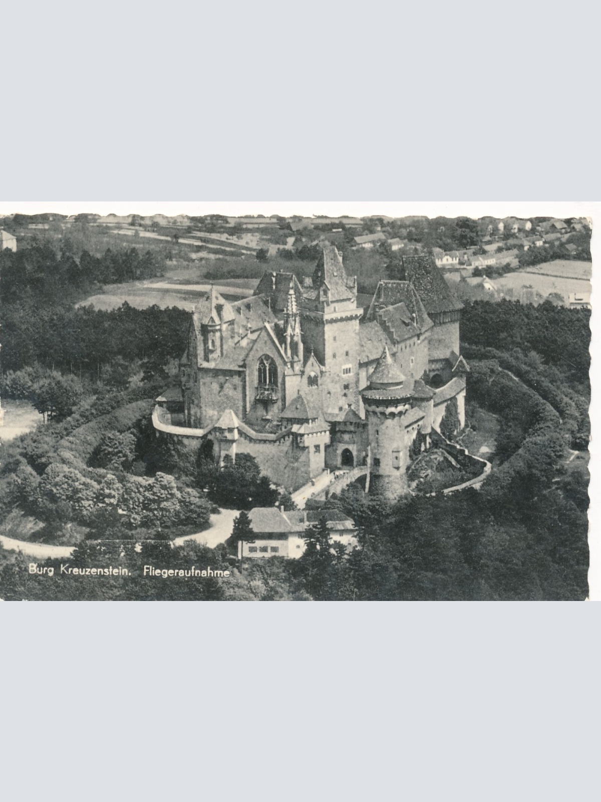 AK von der Burg Kreuzenstein Fliegeraufnahme Niederösterreich (7410)