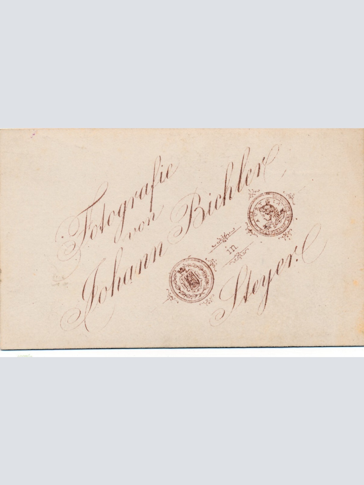 Hartkarton - Foto Mann mit Frau Photograf Steyr Johann Bichler (7254)