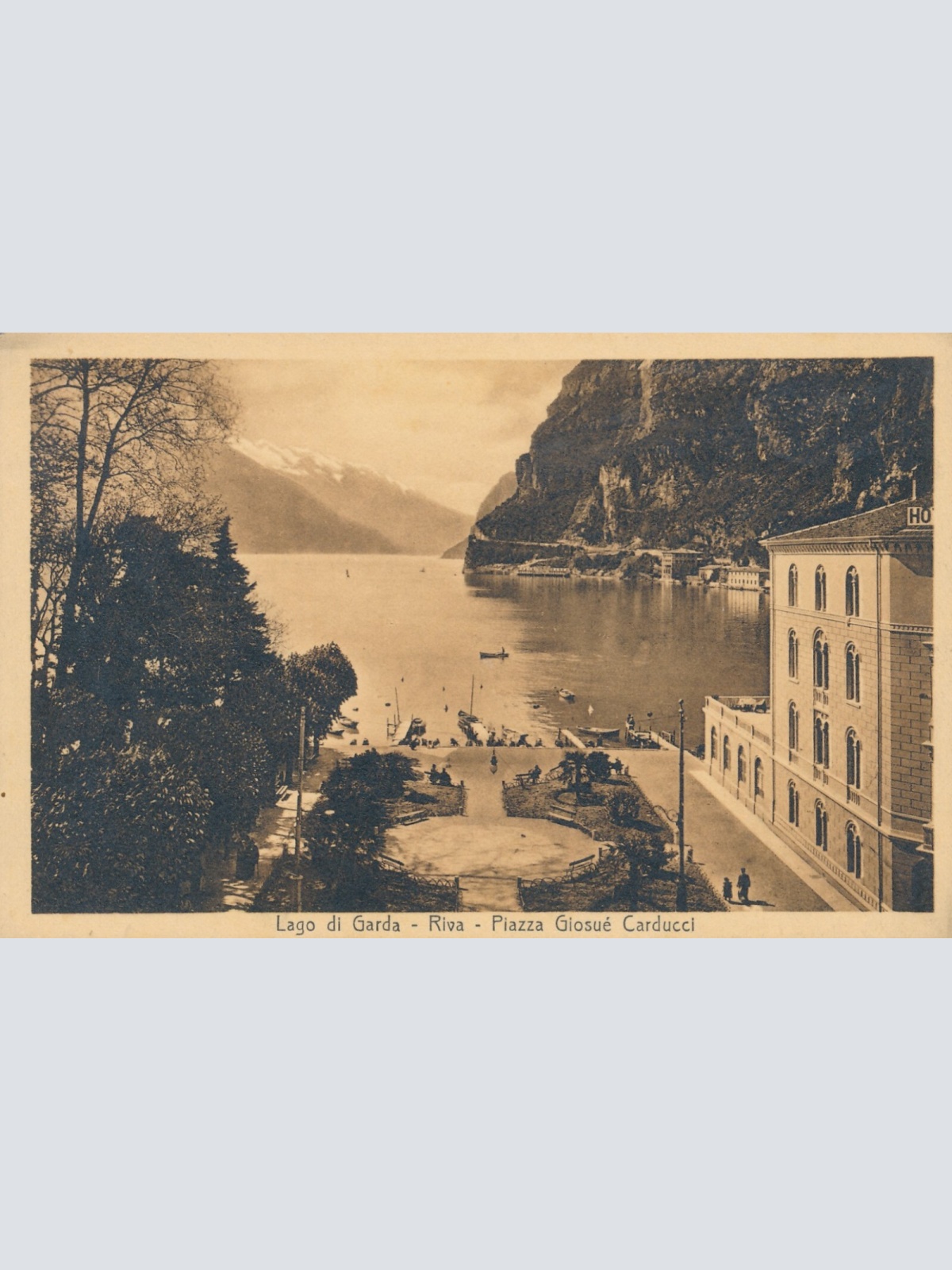 AK aus Lago di Garda Piazza Giosue Carducci Italien (7075)