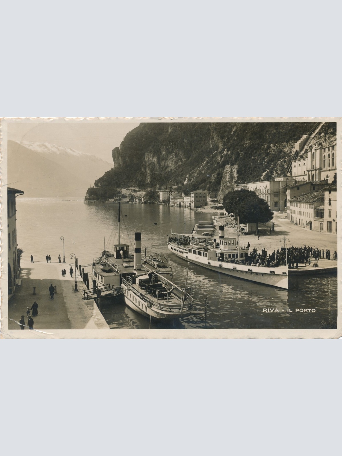 AK aus Riva ol Porto mit Dampfer Italien (7738)