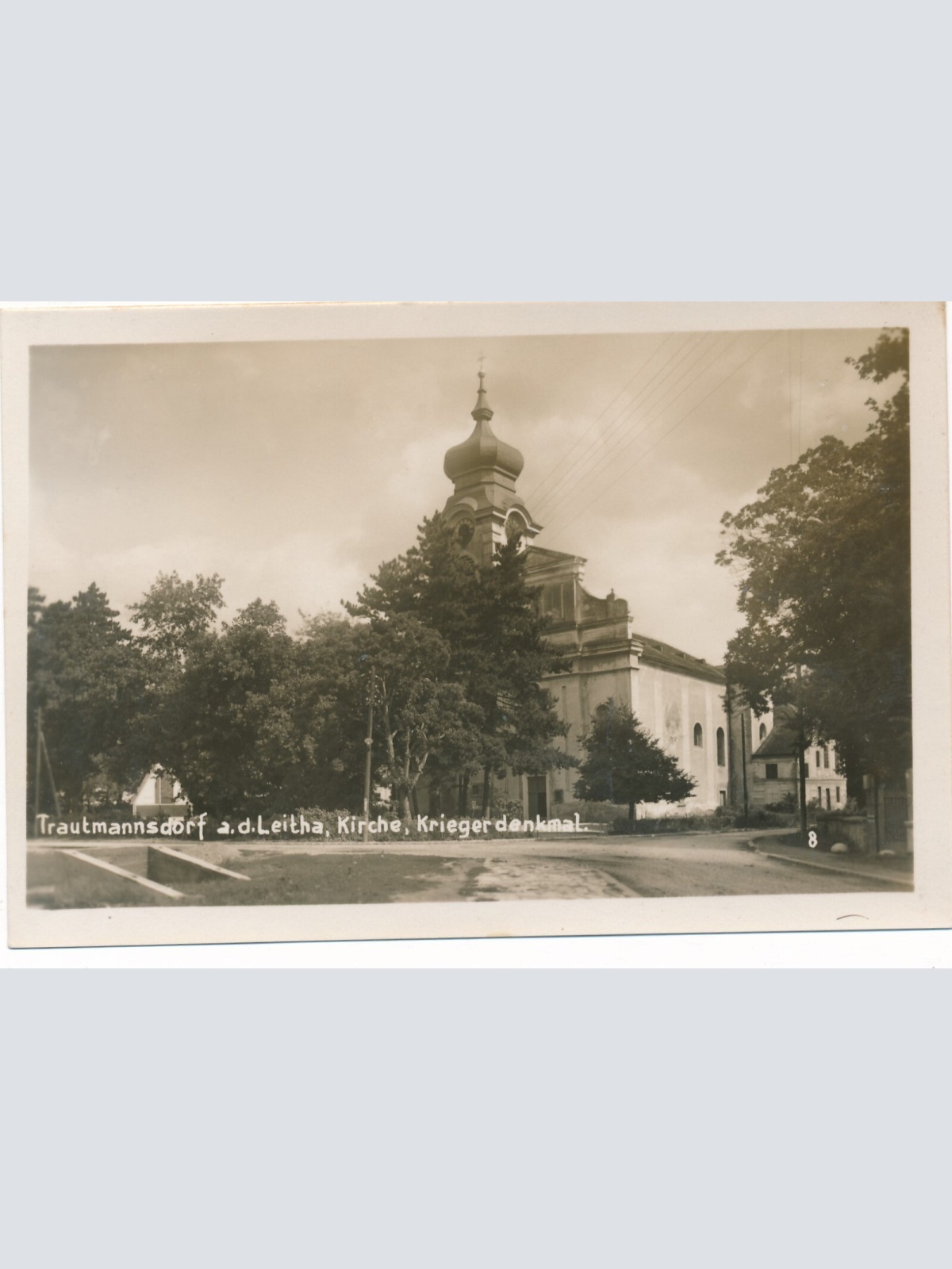 AK aus Trautmannsdorf mit Kriegerdenkmal Niederösterreich (7881)