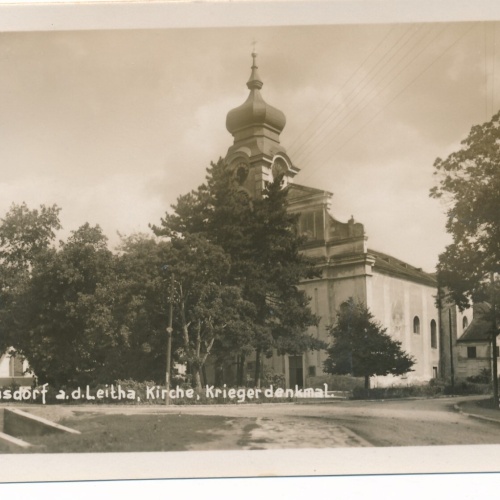 AK aus Trautmannsdorf mit Kriegerdenkmal Niederösterreich (7881)