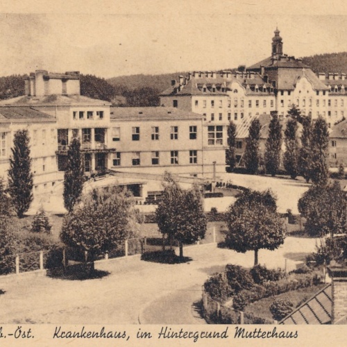 AK aus Vöcklabruck mit Krankenhaus + Mutterhaus Oberösterreich (7984)