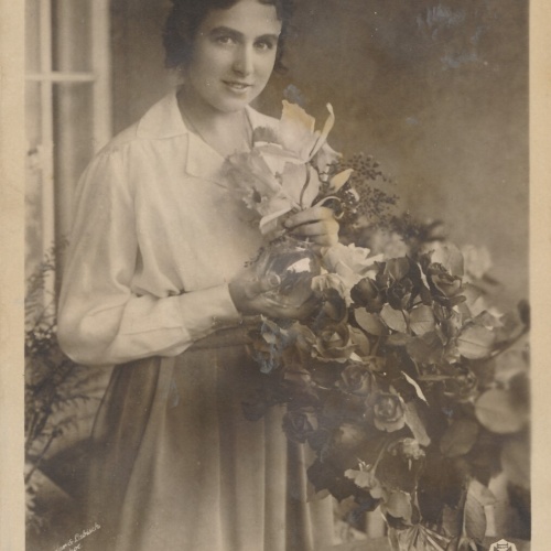 AK, Hella Moja (S2124)