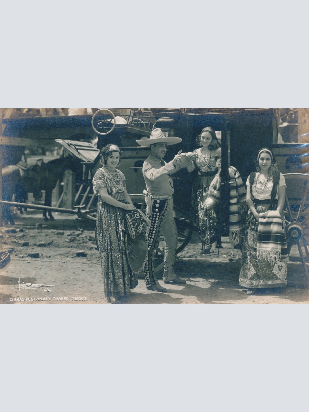 AK aus Mexico Chinas Poblanas Y Charrd Cowboy mit Mädchen (6557)