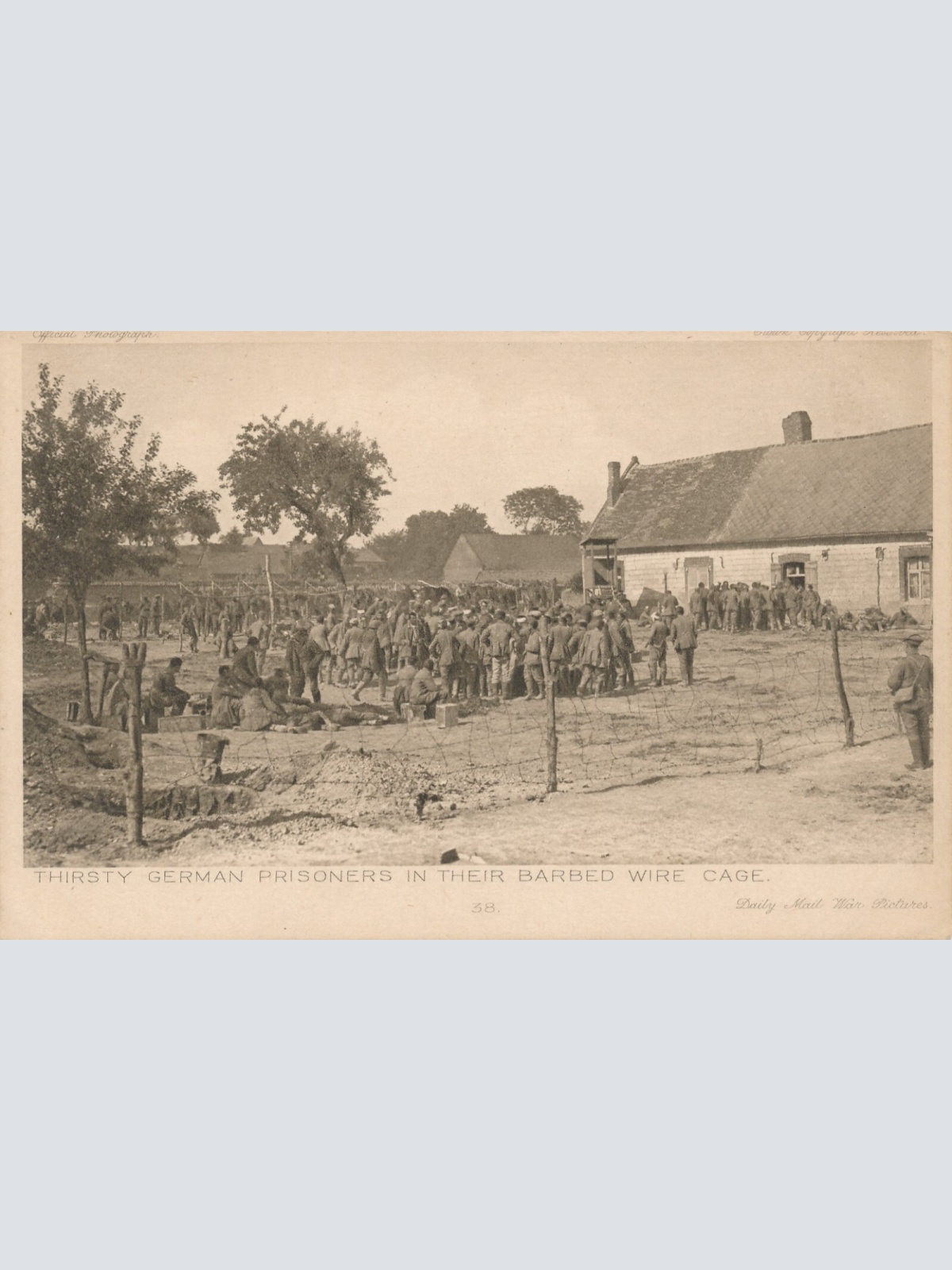 AK aus England mit einem Gefangenenlager und Durstige Deutsche Soldaten (6520)