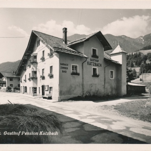 AK aus Matrei am Brenner mit Gasthof und Pension Katzbach Tirol (6544)
