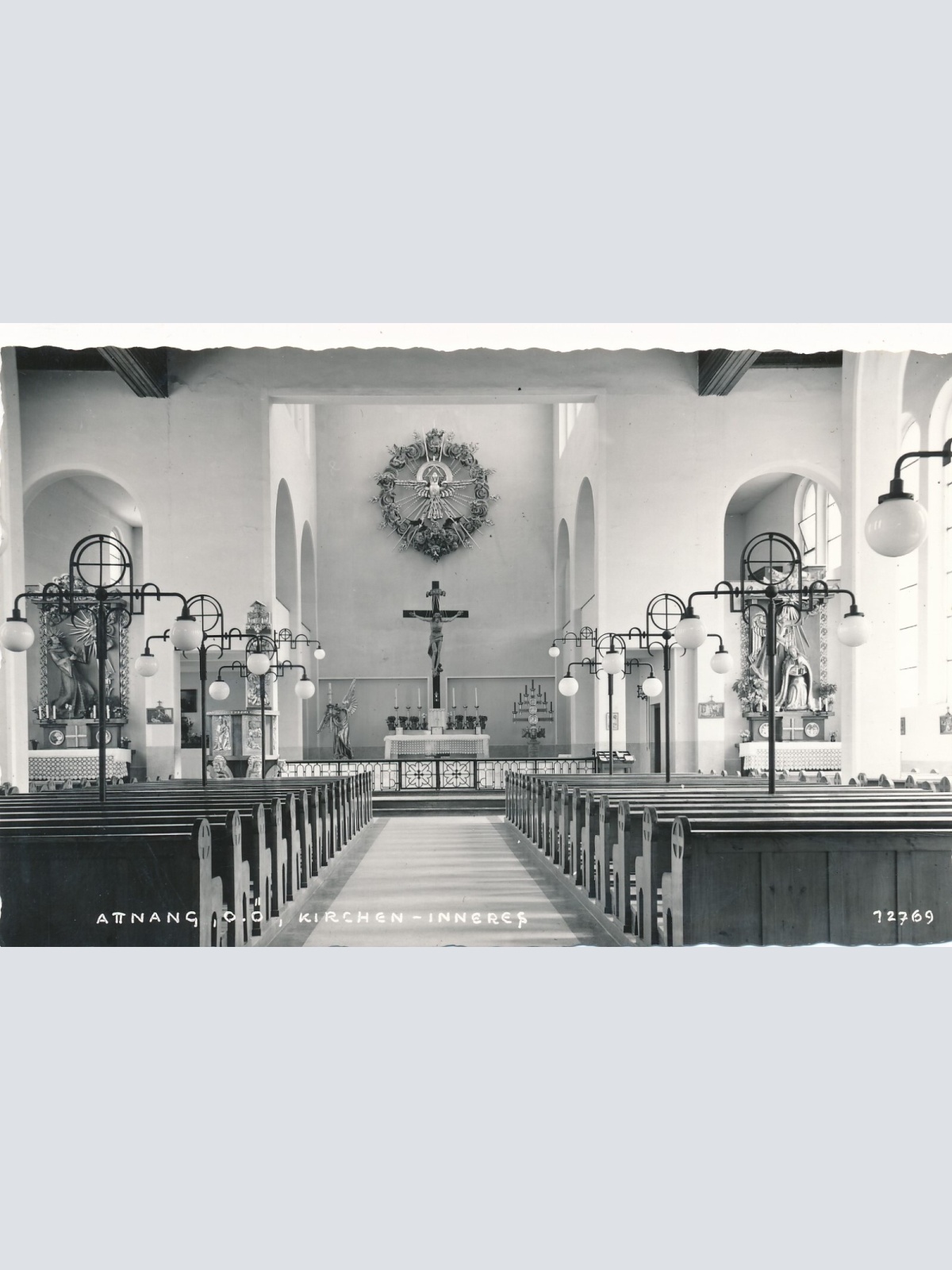AK aus Attnang Kirchen Inneres Oberösterreich Ansichtskarte (8185)