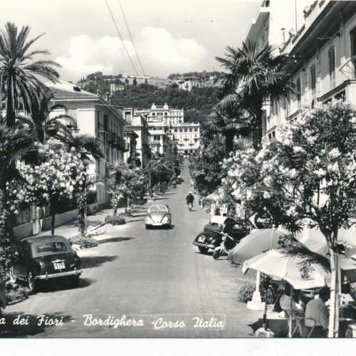 AK aus Fiori Bordighera Corso mit Oldtimer Italien Ansichtskarte (9531)