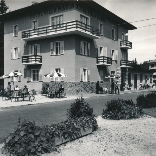 AK aus Lavarone mit Hotel Villa Maria Italien Ansichtskarte (9522)