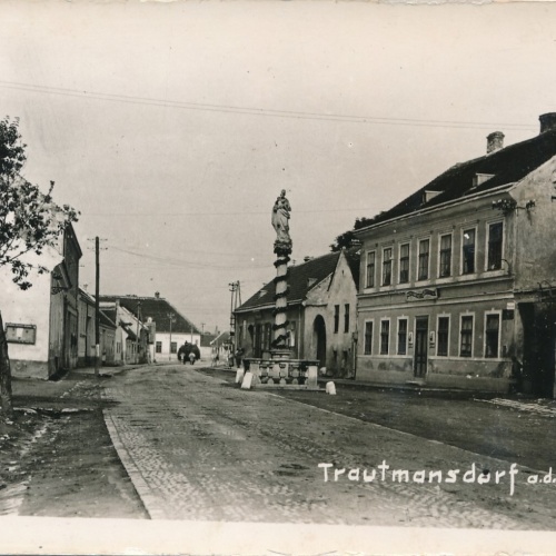 AK aus Trautmansdorf Niederösterreich Straßenansicht (J71)