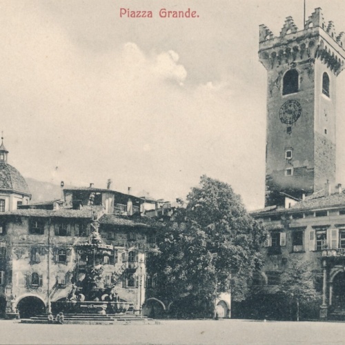 AK aus Trento Piazza Grande Italien Ansichtskarte (9650)