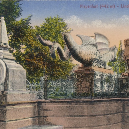 AK aus Klagenfurt mit Lindwurm Denkmal Kärnten (10465)