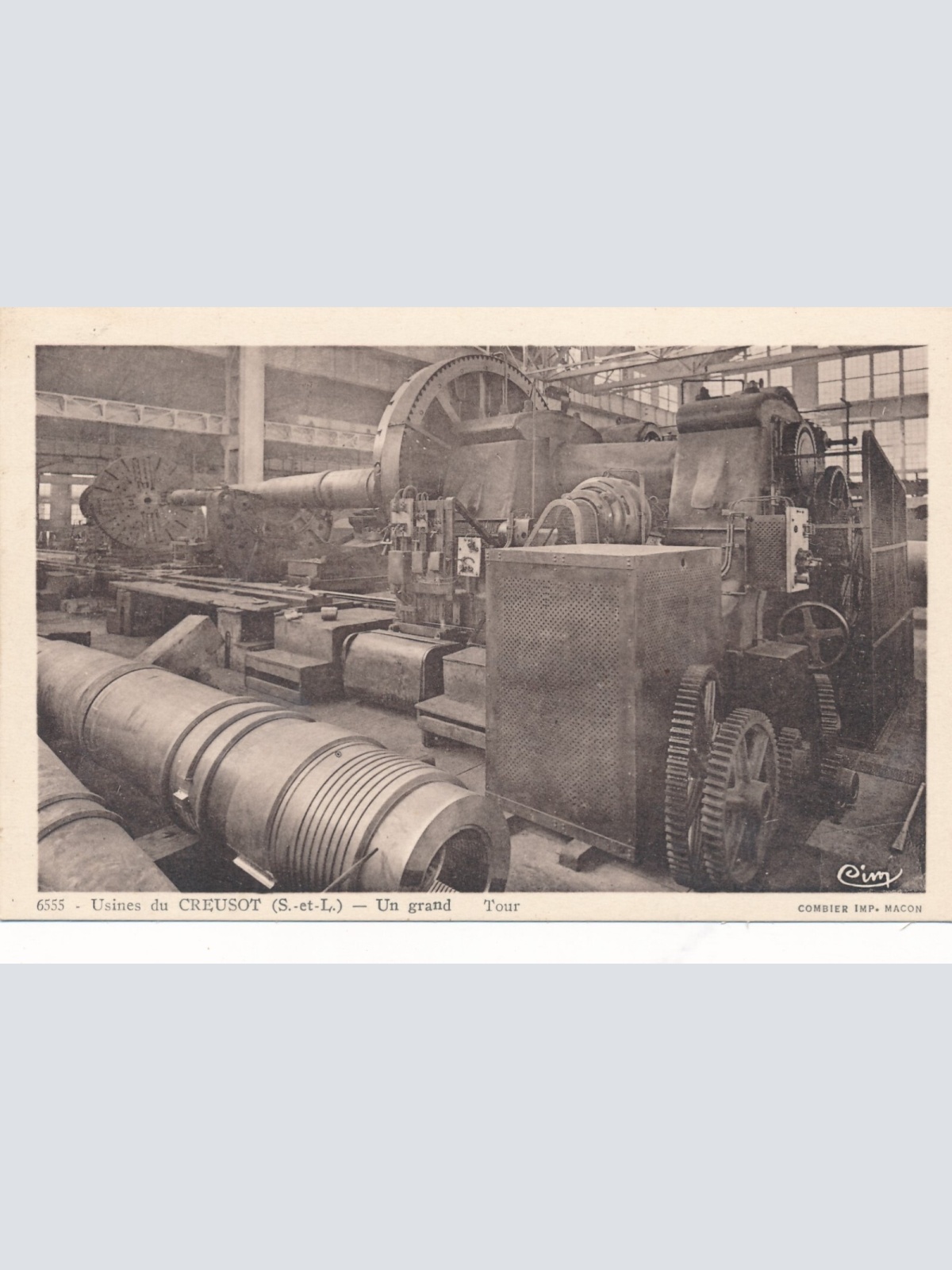 AK aus Creusot Un grand Frankreich Ansichtskarte (9588)