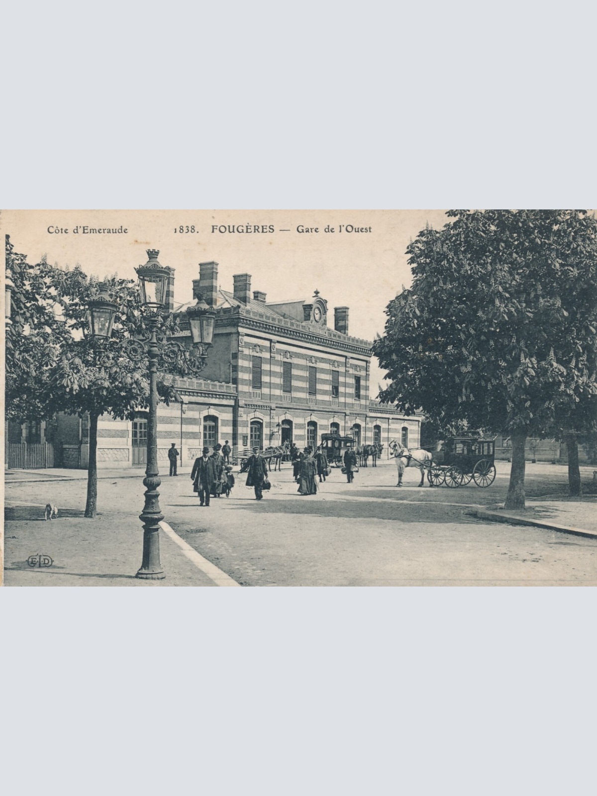 AK aus Fougeres Gare del Ouest Frankreich Ansichtskarte (11028)