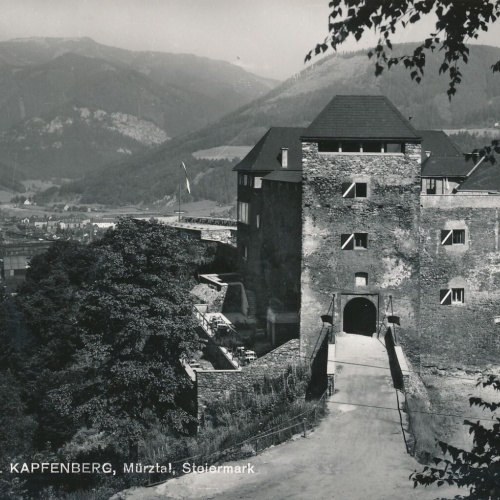 AK aus Kapfenberg mit Burghotel Steiermark Ansichtskarte (11412)