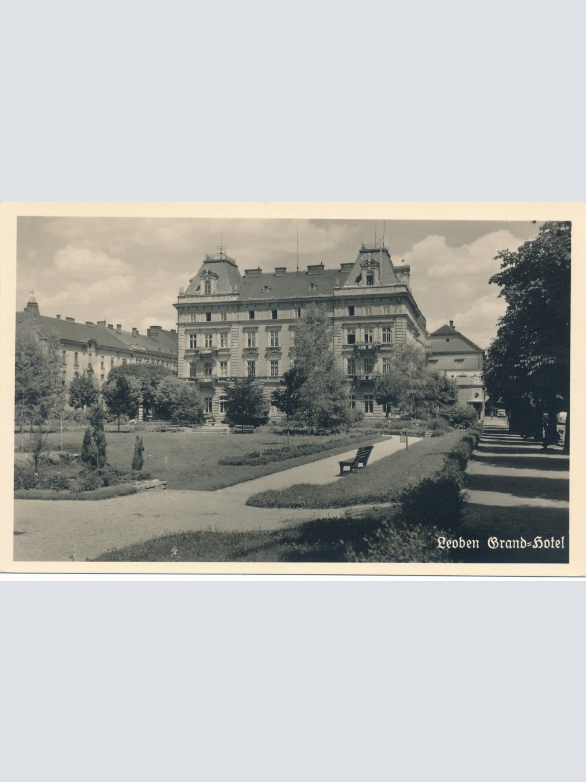 AK aus Leoben Grand Hotel Steiermark Ansichtskarte (11964)