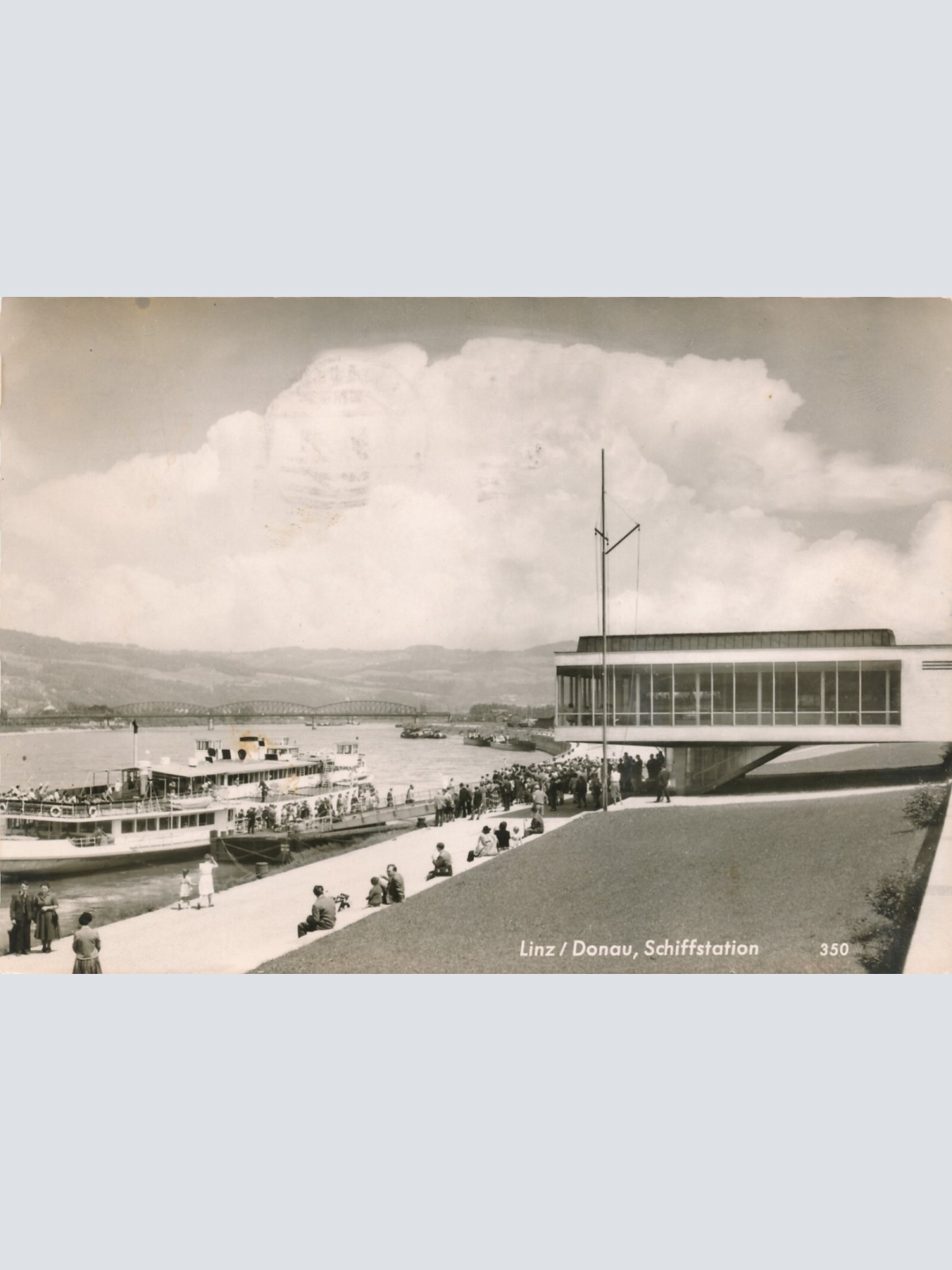 AK aus Linz Donau Schiffstation mit Dampfer Oberösterreich Ansichtskarte (12480)