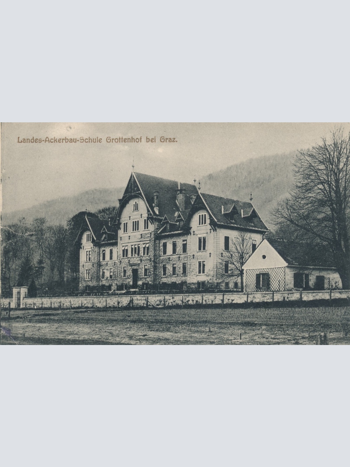 AK aus Grottenhof mit Landes Ackerbau Schule Steiermark Ansichtskarte (12393)