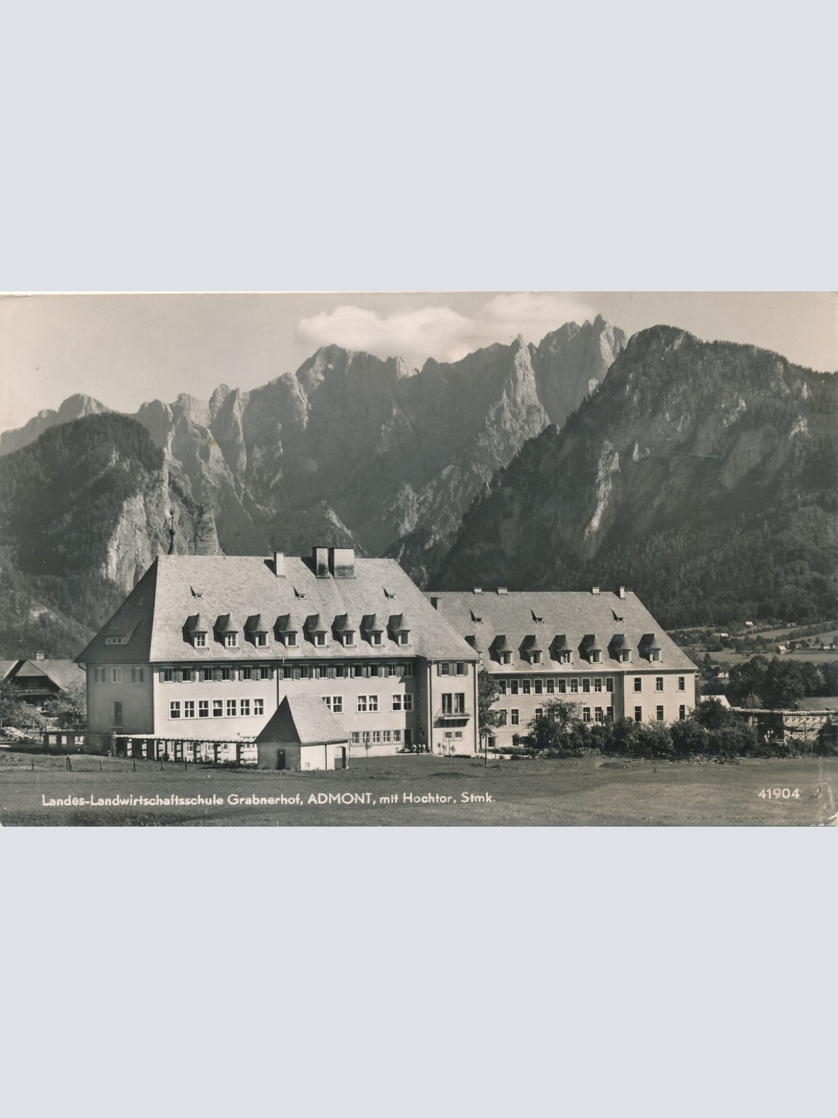 AK aus Admont mit Landwirtschaftsschule Steiermark Ansichtskarte (13179)