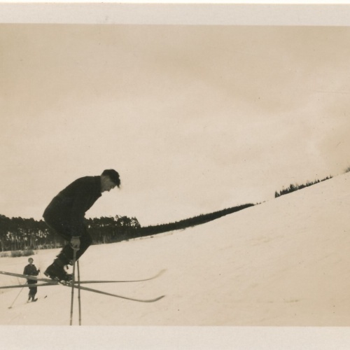 AK Annodazumals Skifahrer Ansichtskarte (13921)