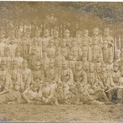 AK Soldatenmannschaftsfoto mit Gewehr Militaria (14033)