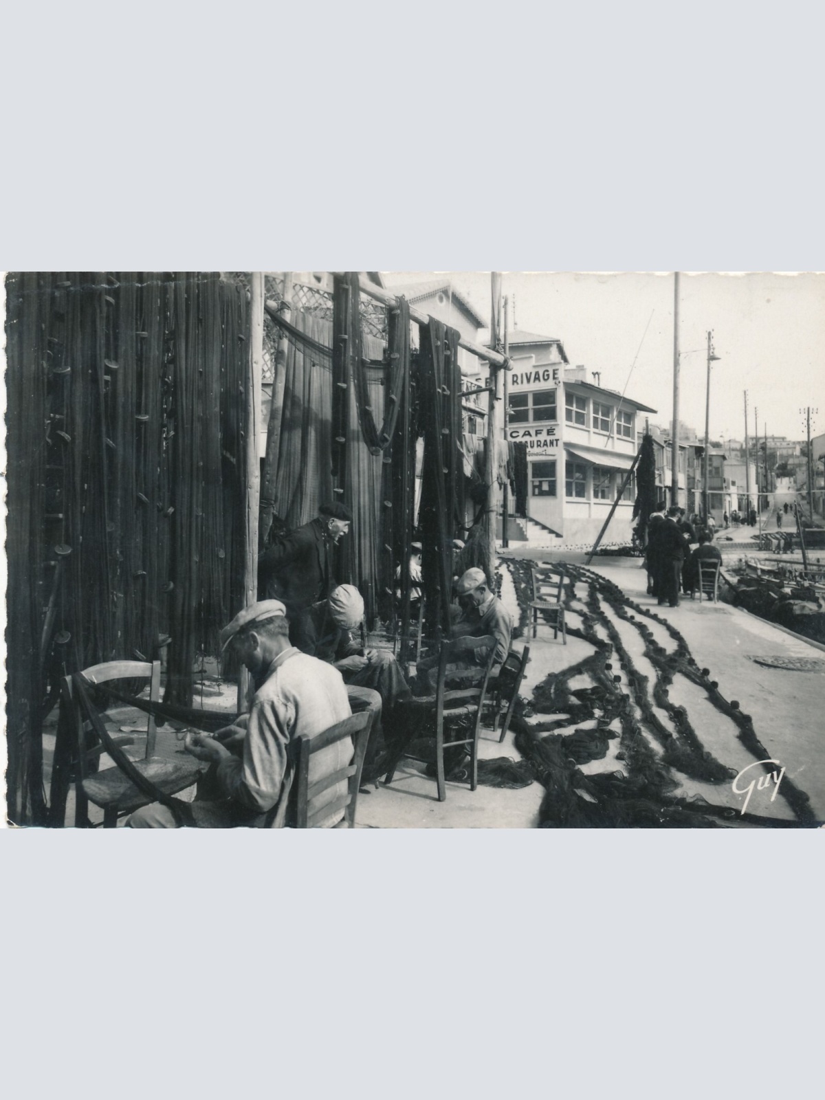 AK aus Marseille Fischer beim Netzflechten Frankreich Ansichtskarte (14382)