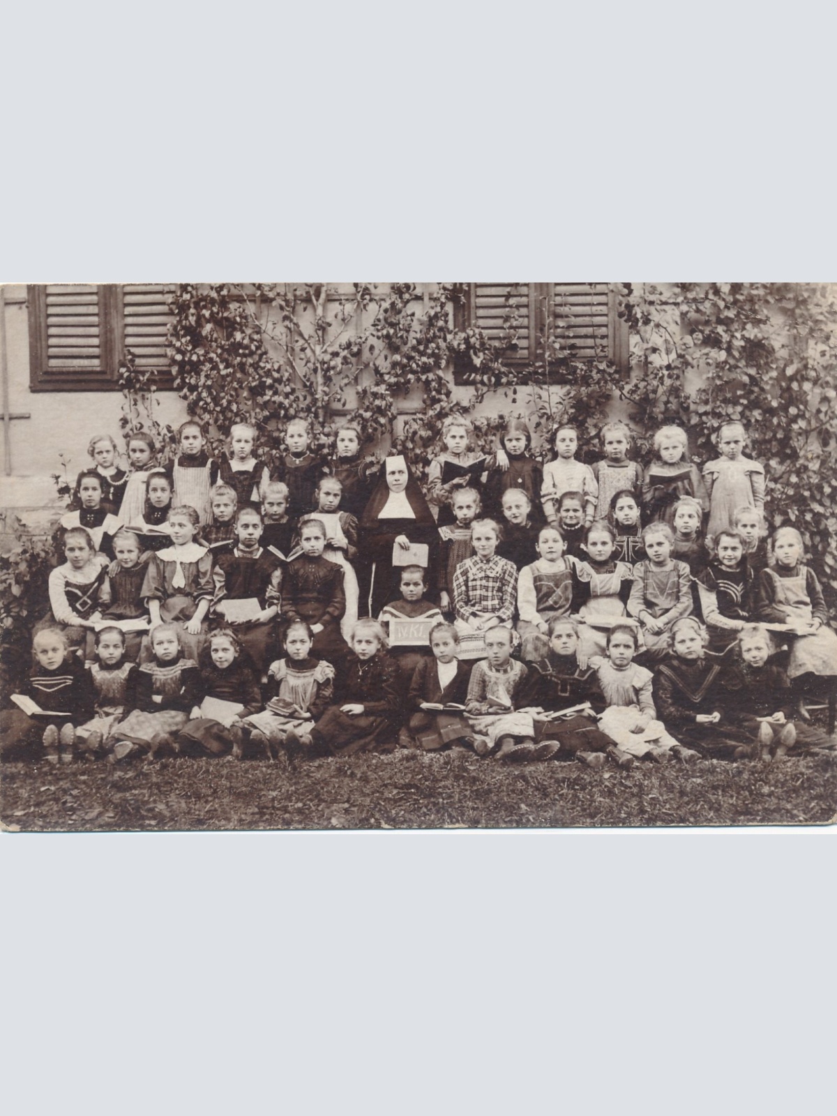 AK Klassenfoto mit Schüler IV KI Ansichtskarte Annodazumals (14597)