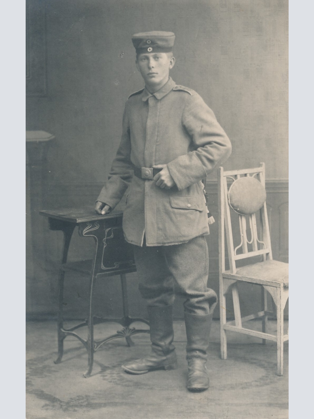 AK Soldat in Uniform Militaria Ansichtskarte (14625)