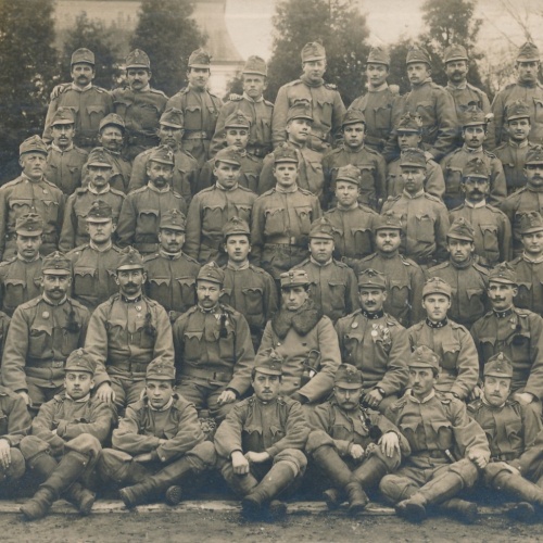 AK von einem Gruppenfoto der Soldaten Militaria Ansichtskarte (14661)