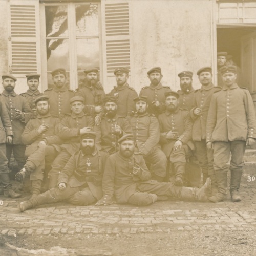 AK Mannschaftsfoto von Soldaten Militaria (14805)