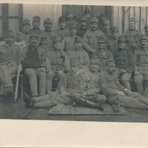 AK Mannschaftsfoto von Soldaten Militaria (14732)