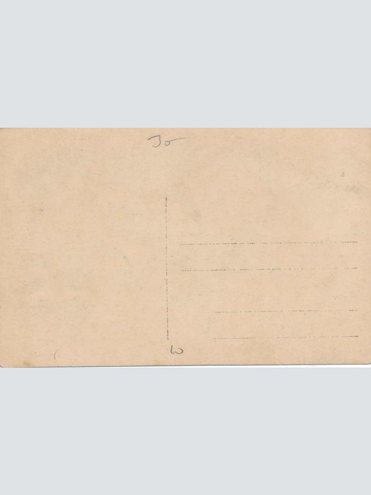 AK Soldaten mit Kriegs - Gefangenen Russen Militaria Ansichtskarte (14962)